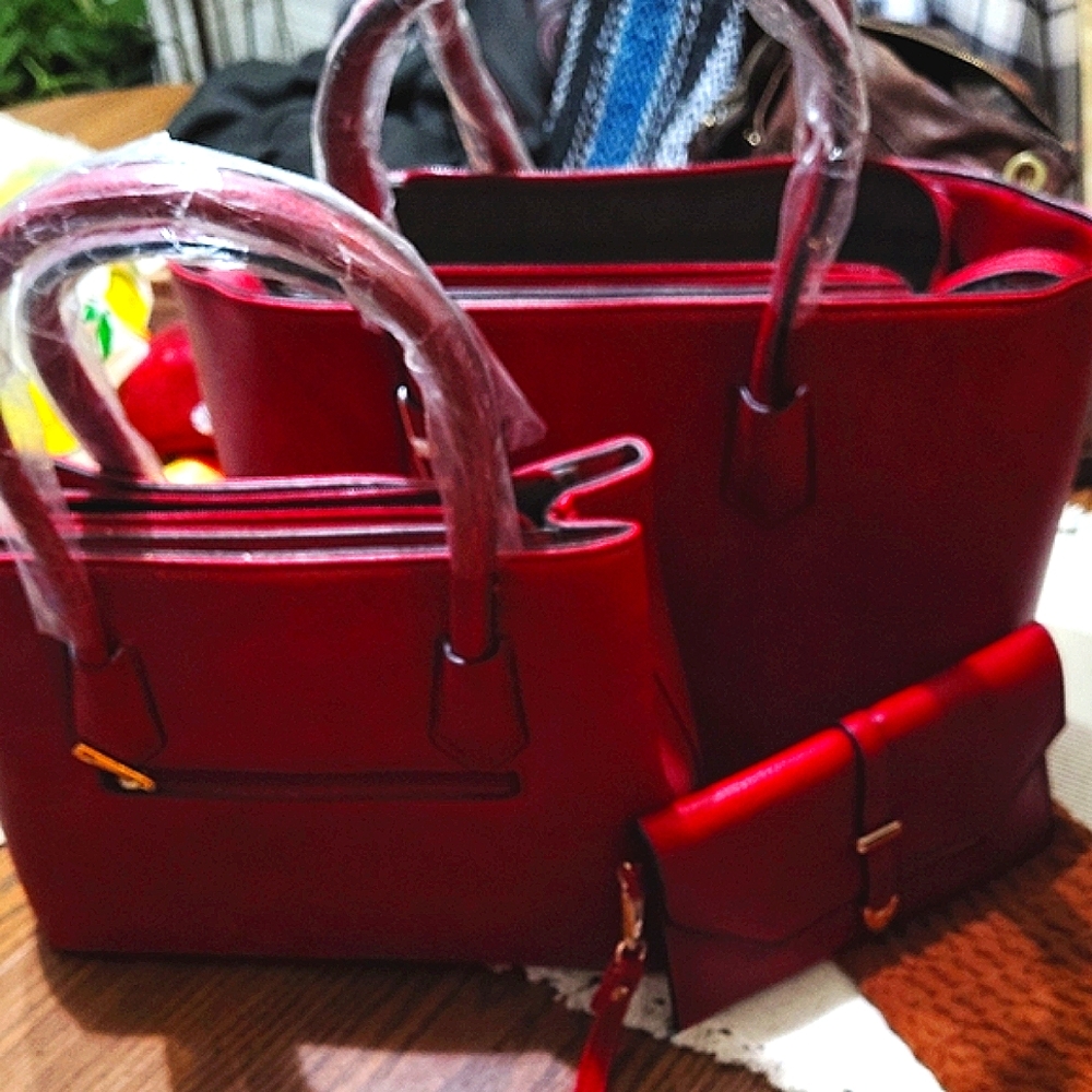 Elegant Red Handbag Set